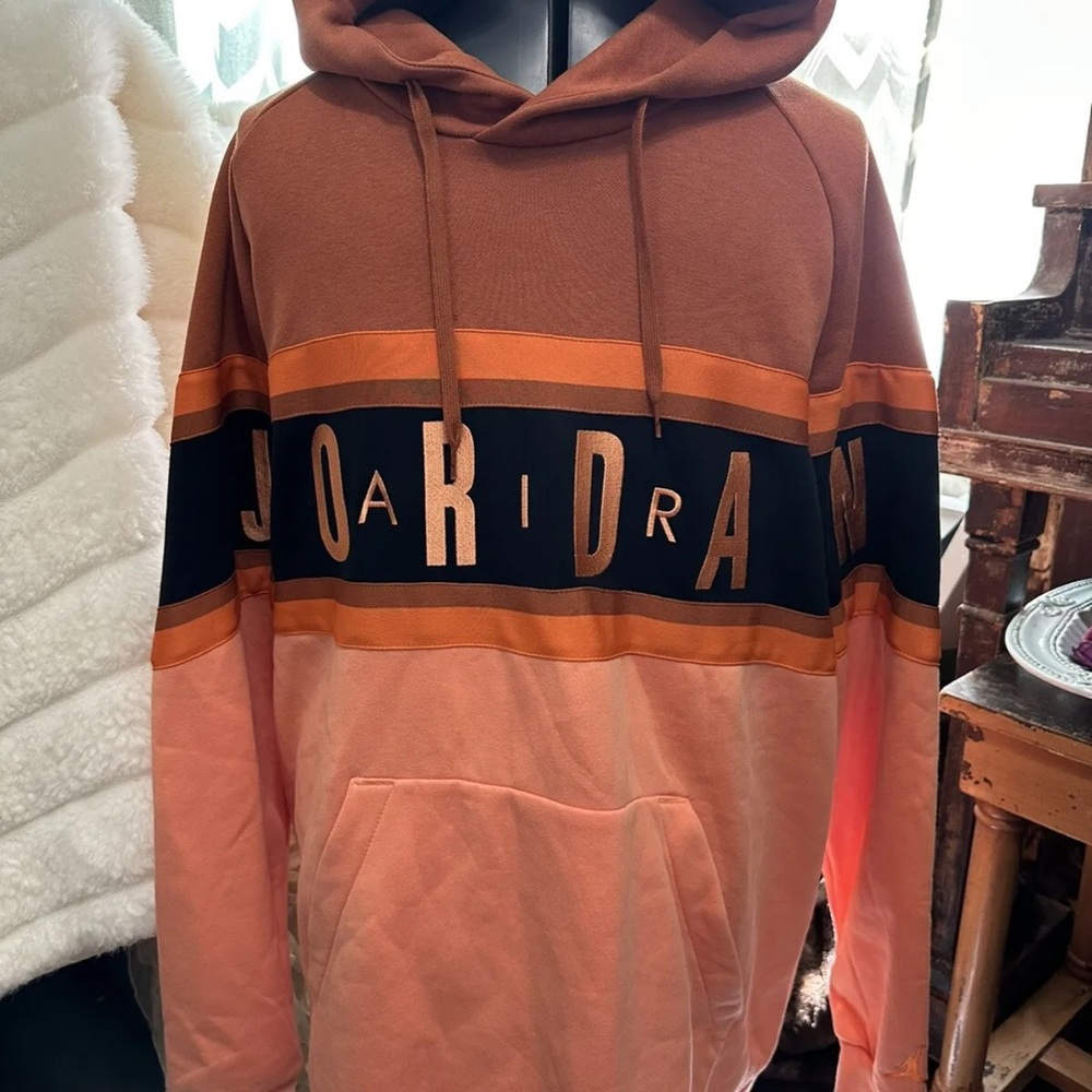 Nike Air Jordan Size XXL Orange and Black “Gradient”Hoodie Sweatshirt EUC!